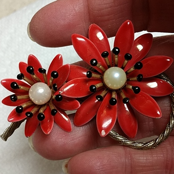 Judy Lee Jewelry - Judy Lee Vintage "poppy"brooch,pin, beautiful